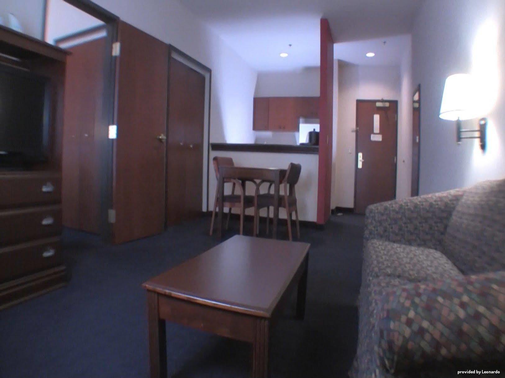 Best Western Plus Mckinney Inn And Suites Room photo